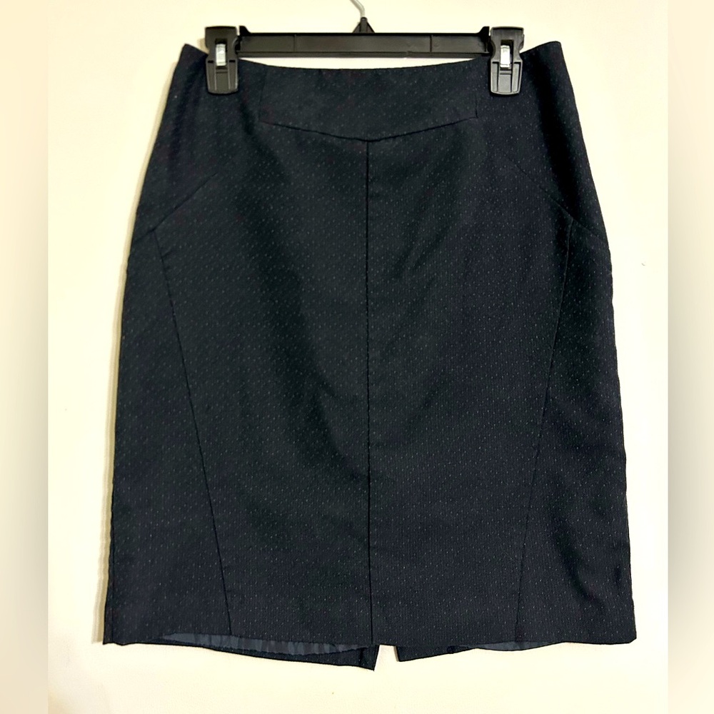 Worthington Navy and Speckled patterned skirt size 6